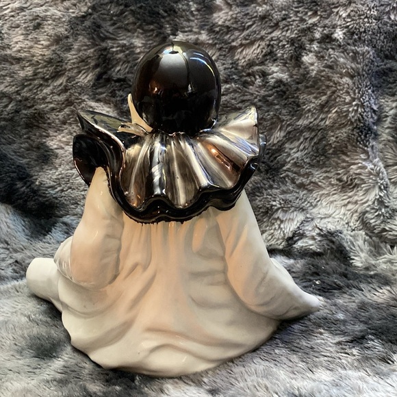 Black and White Sitting Pierrot Clown - Picture 6 of 16